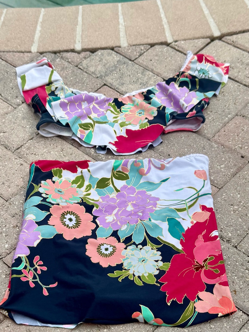 Trina Turk NWT Tropical Floral Resort Swim Set Ruffle Bikini Skirted Bottom